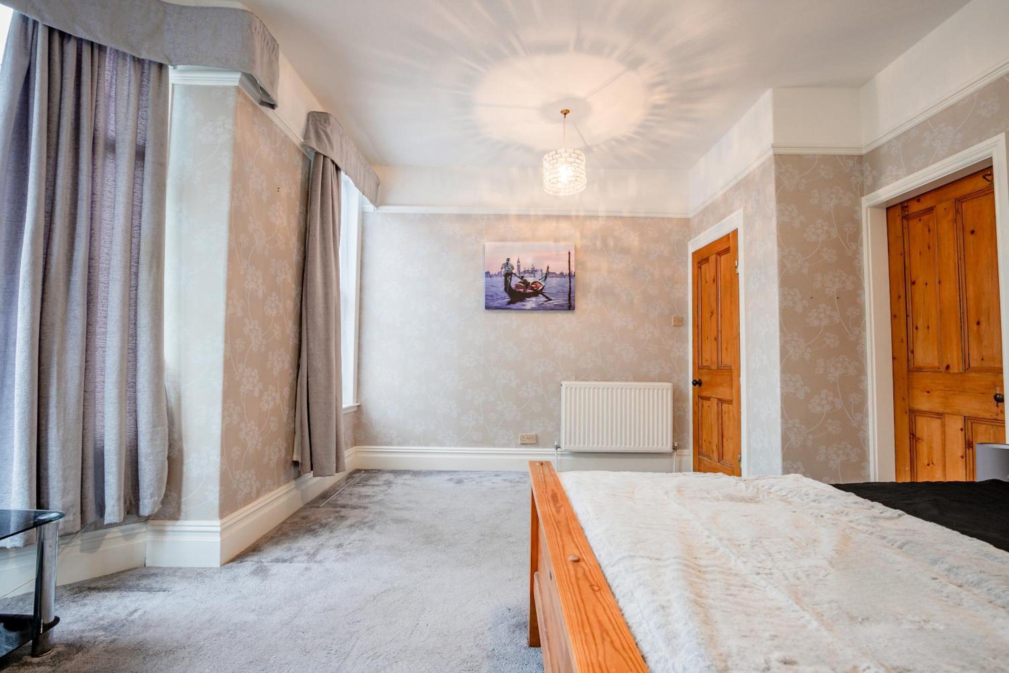 Guest Homes - Blackburn House Бридлингтън Екстериор снимка